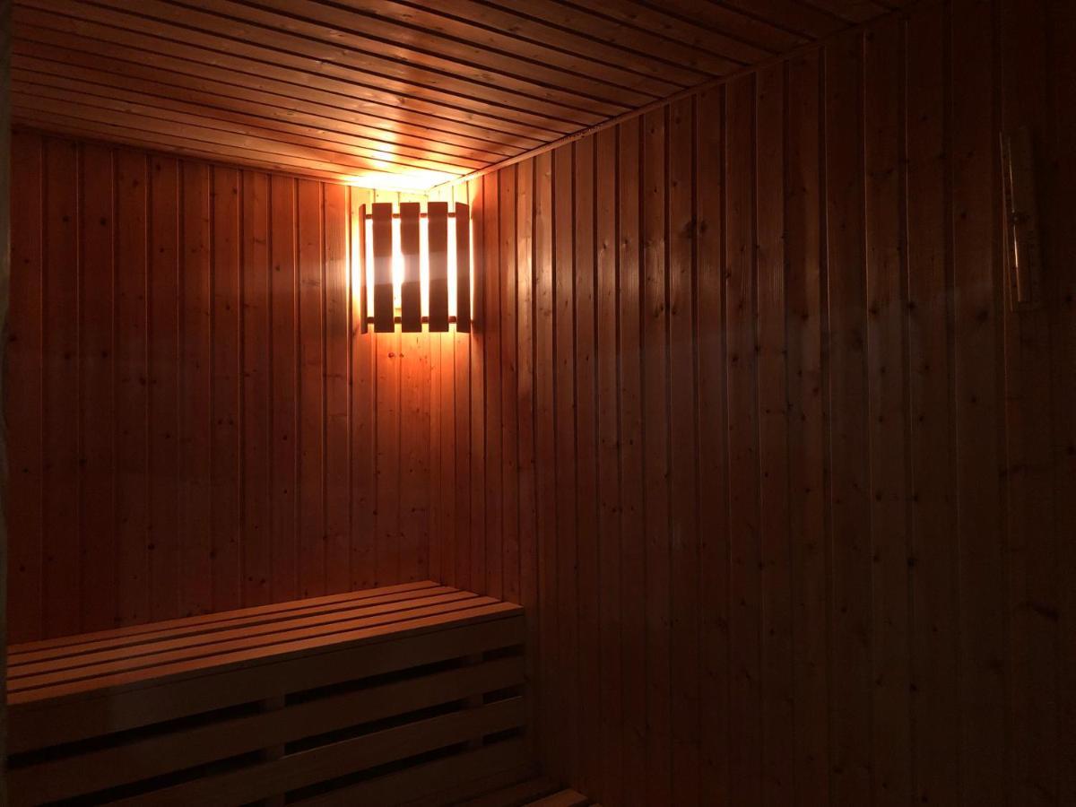 Meduza Wellness Spa S Ubytovanim Hlohovec Bagian luar foto