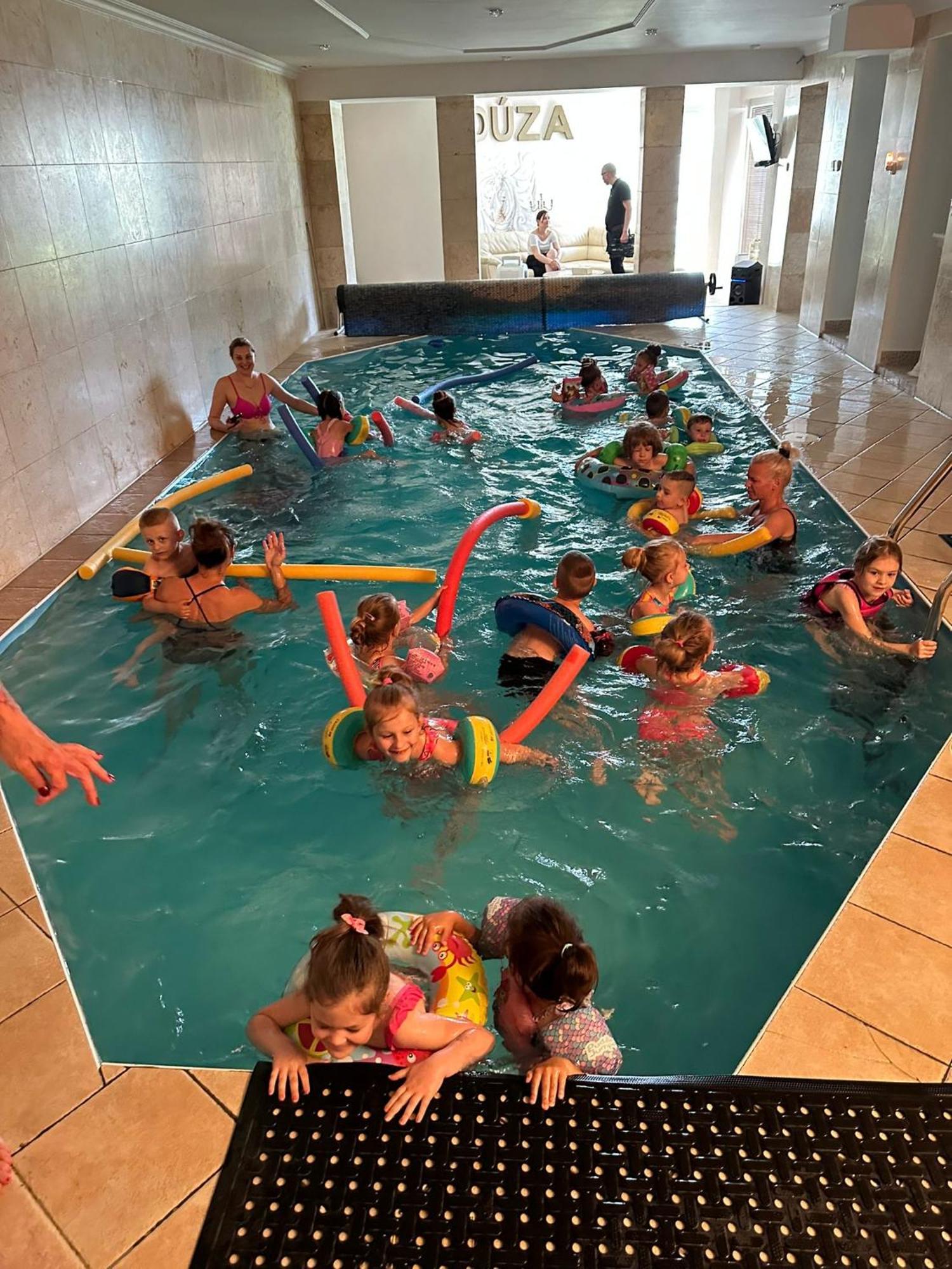 Meduza Wellness Spa S Ubytovanim Hlohovec Bagian luar foto