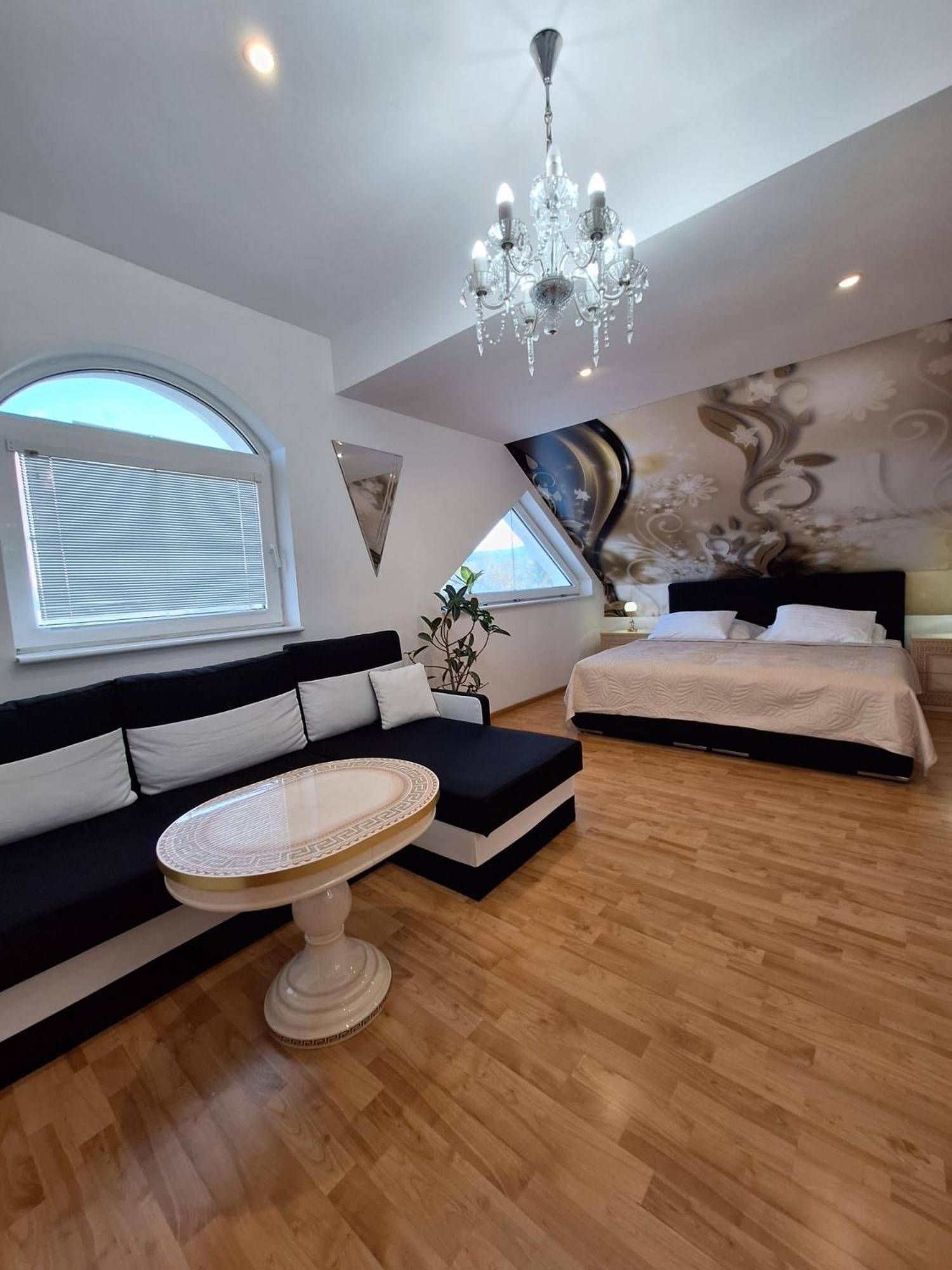 Meduza Wellness Spa S Ubytovanim Hlohovec Bagian luar foto